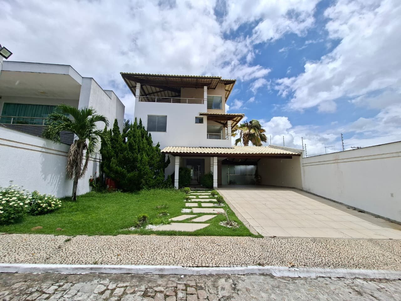 Casa de Alto Padrão no Condomínio Brisas do Leste – Maria Preta